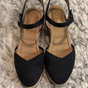 NWOT Kelly & Katie Black Women's Espadrille Sandals Size 8